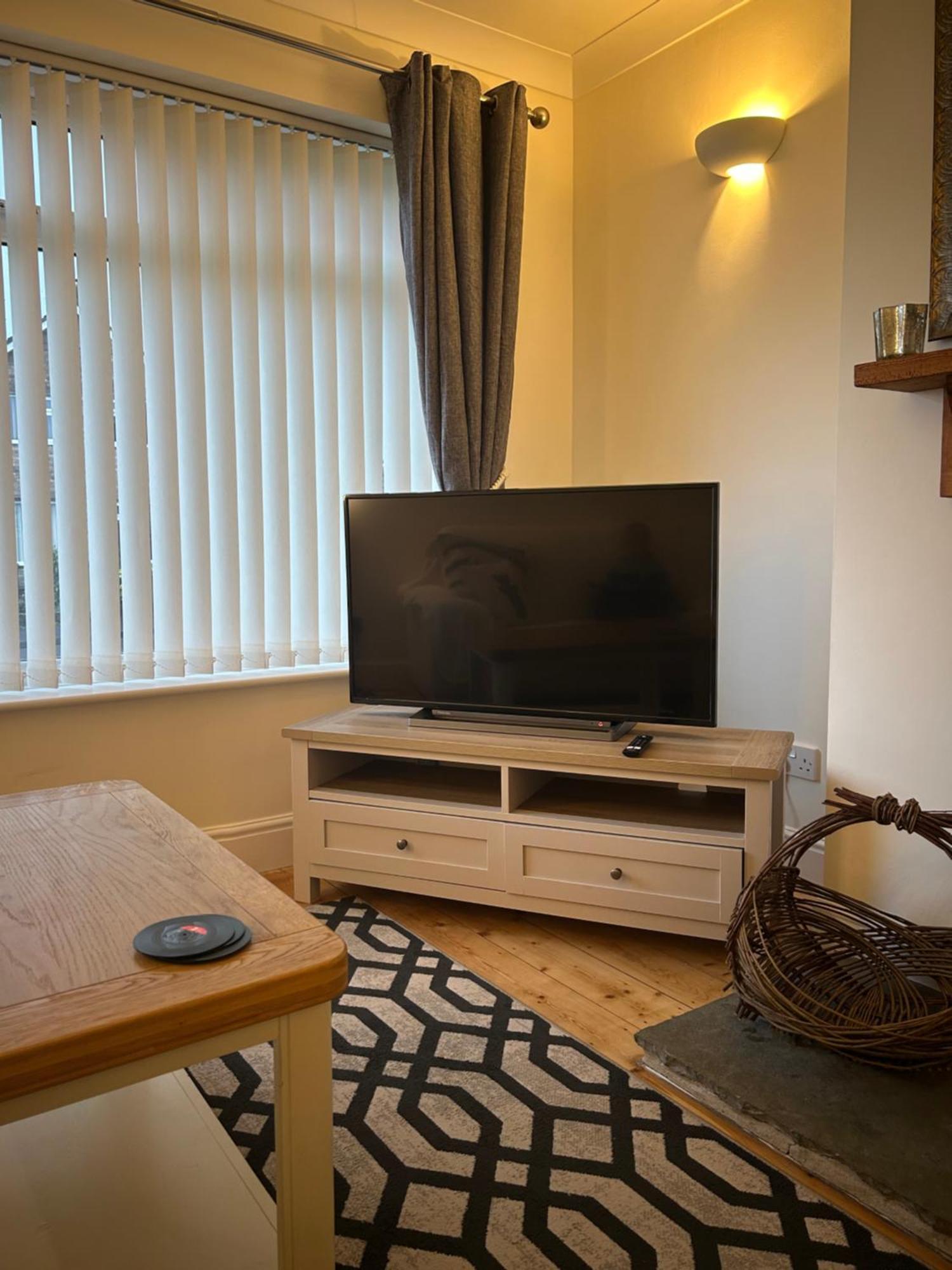 5 Edgebury Apartment Puriton Exterior photo
